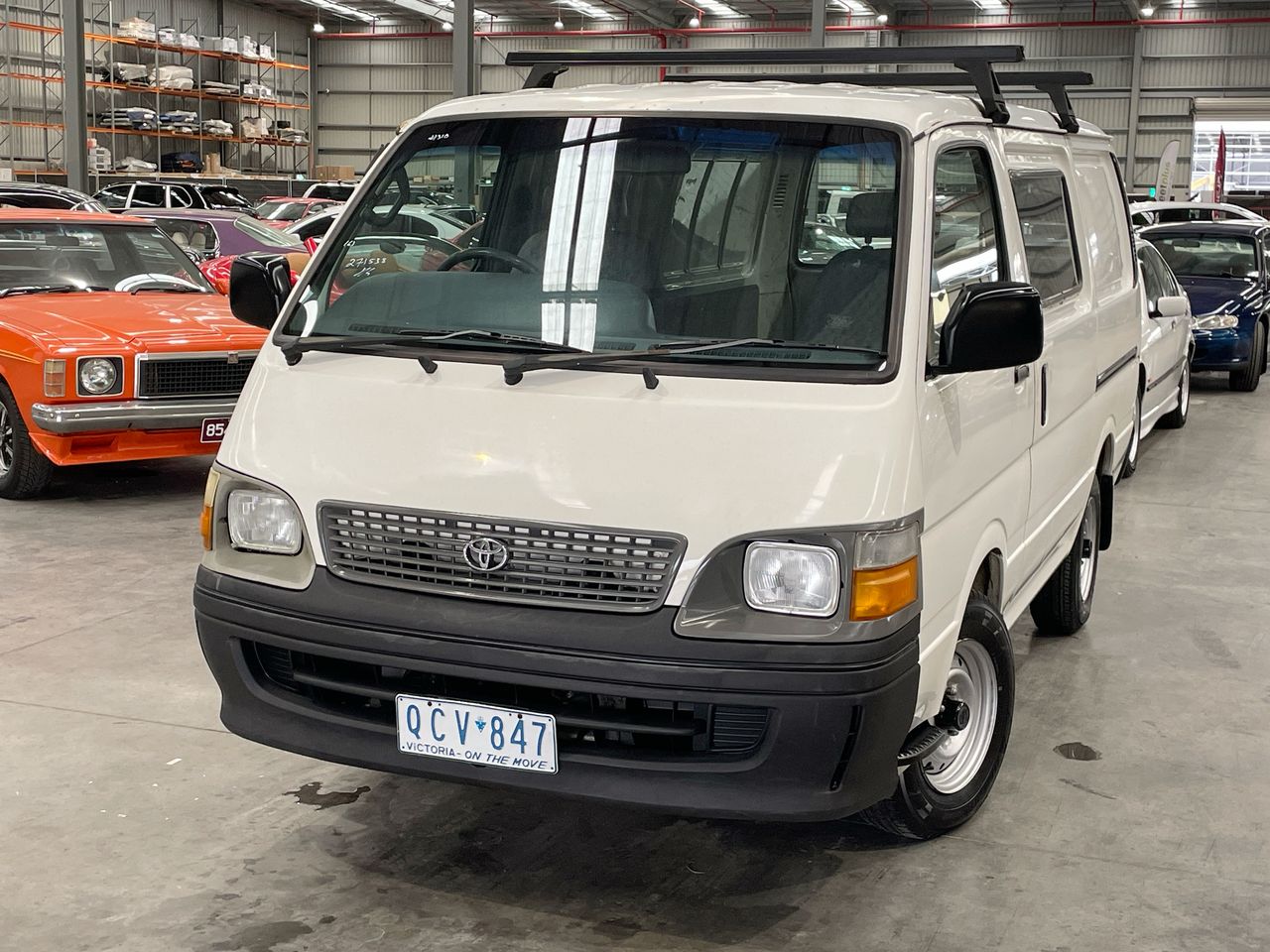 2000 Toyota Hiace RZH103R Manual Van Auction (0001-21001631) | Grays ...