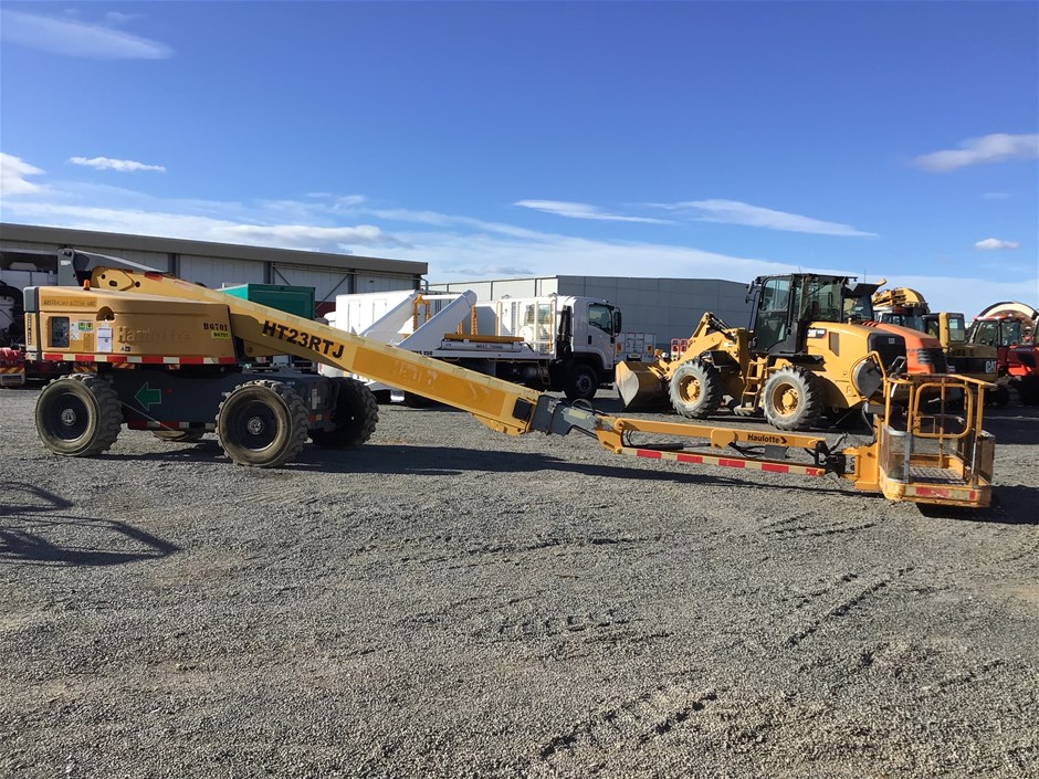 Knuckle Boom Lifts & Scissor Lifts