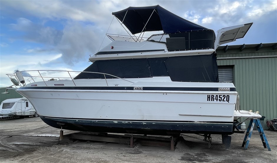 1989 Markline 1100 Flybridge & 1990 Black Watch Power Boats