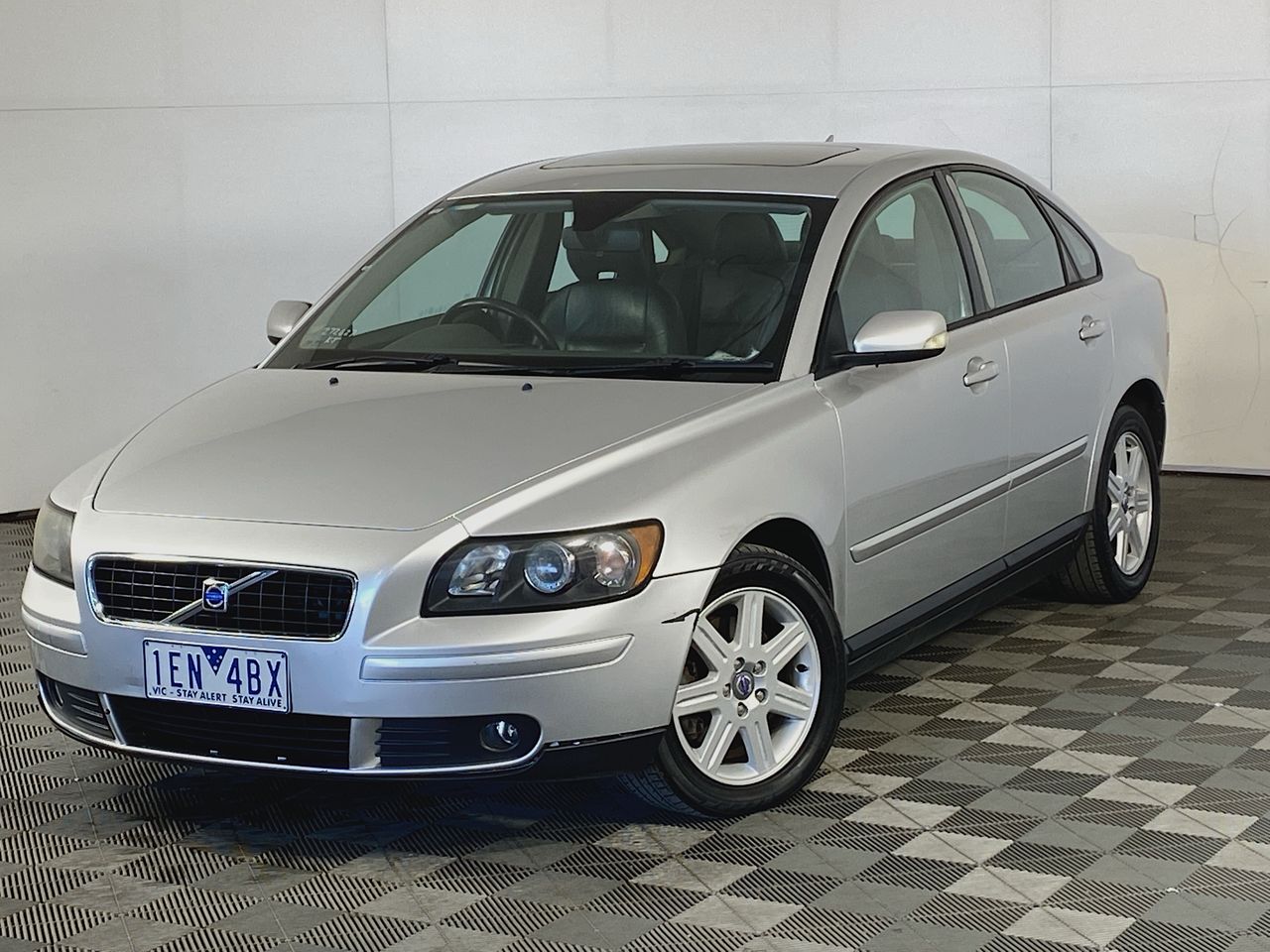 2004 Volvo S40 2.4i Automatic Sedan