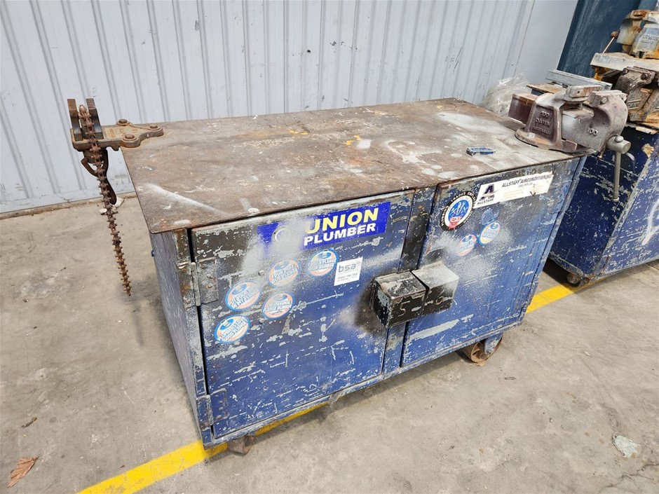 Mobile Fabricated Steel Work Bench Auction (0127-3025822) | Grays Australia