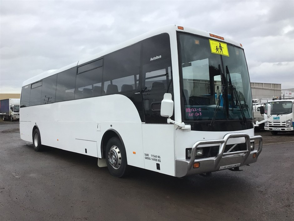 2001 Volvo B7R (4 x 2) Bus