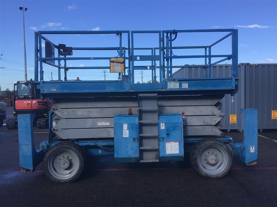 2007 Genie GS 4390 Rough Terrain Scissor Lift Auction (00017045732