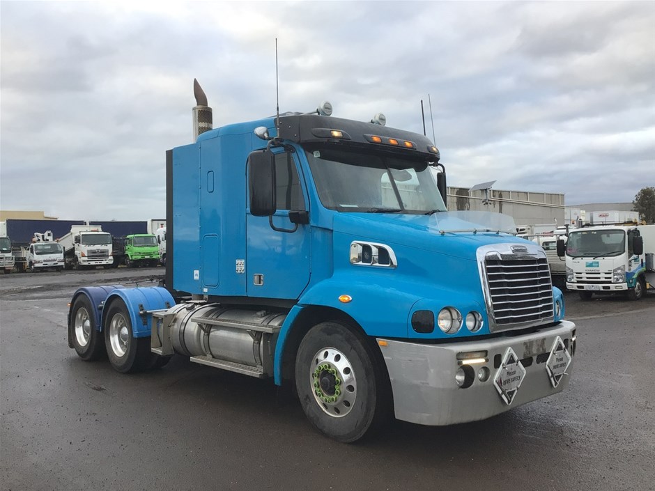 Unreserved P/Movers, Flat Top Trailer & Forklift