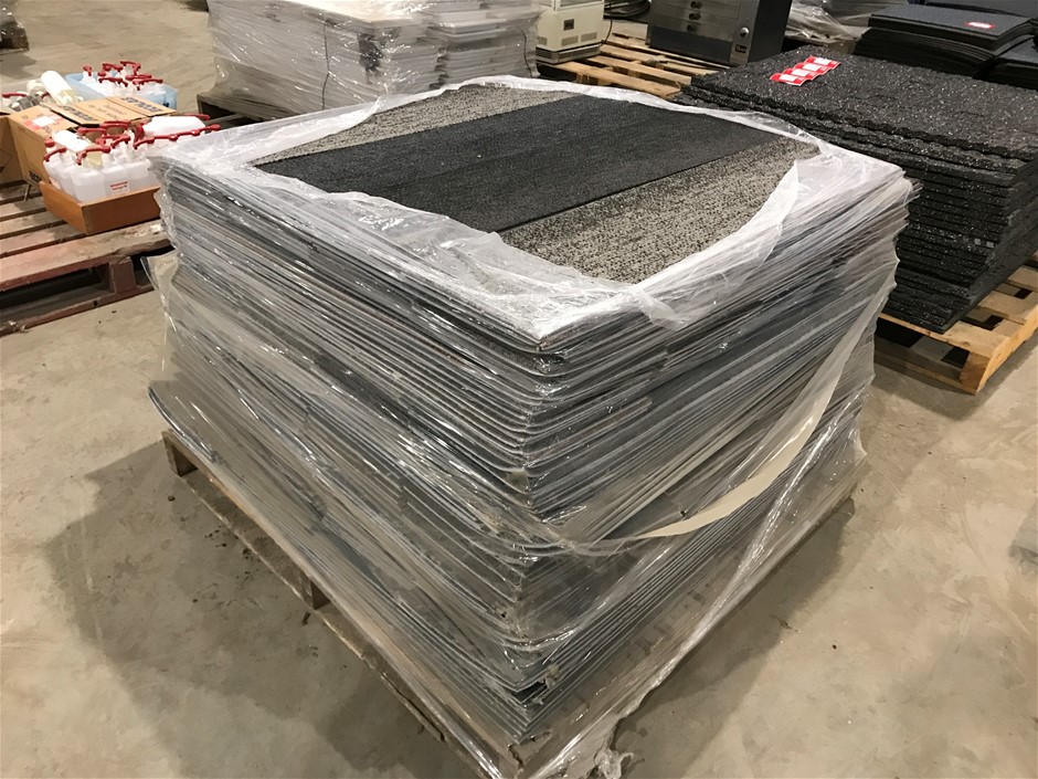 1x Pallet of Rectangular Carpet Tiles Auction (00373025975) Grays