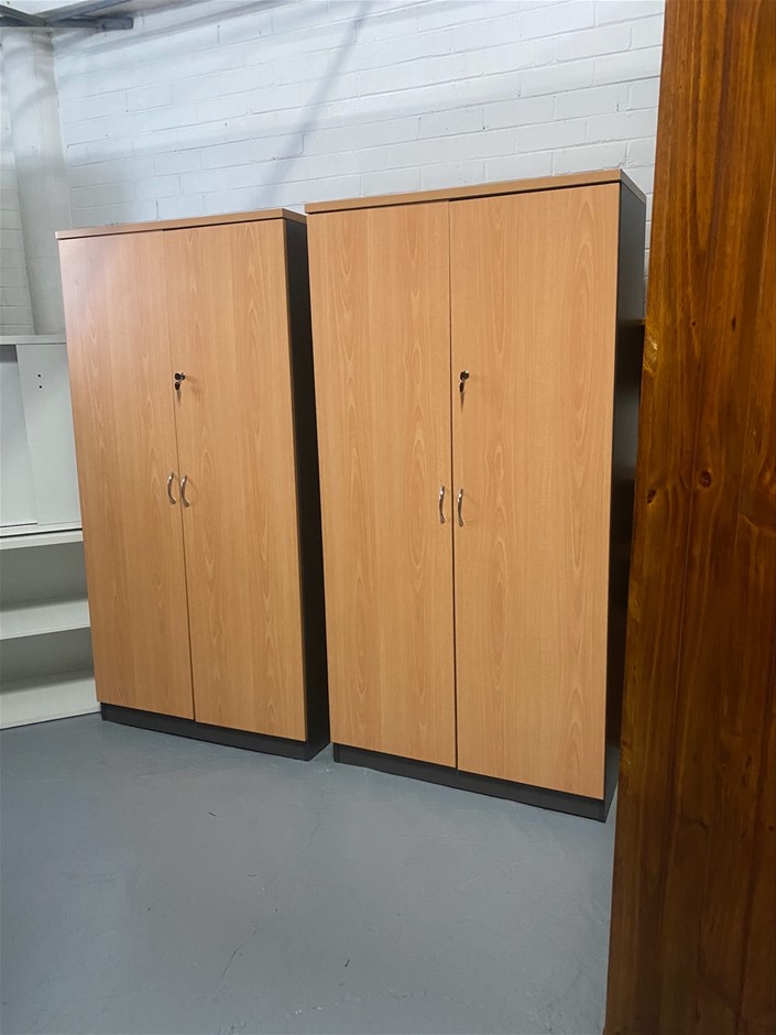 Entire contents of overdue storage including Auction (00015053324