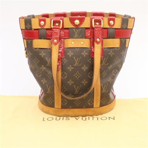 Sold at Auction: Louis Vuitton, LOUIS VUITTON MONOGRAM LEATHER BAG