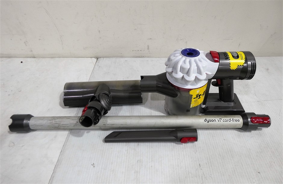 Dyson V7 Cordless Vacuum Auction (00052554237) Grays Australia
