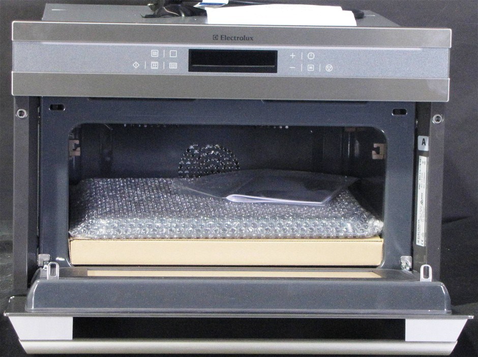 Electrolux ELine Combined Oven & 1000W Microwave. Model EOK86030X