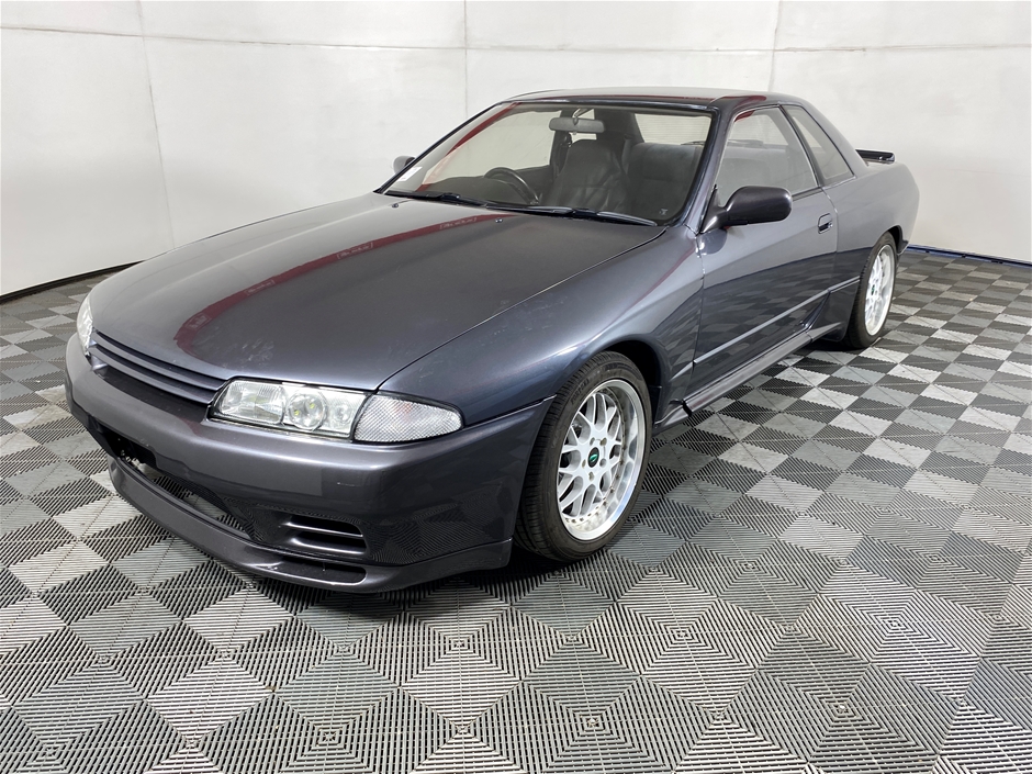 1990 Nissan Skyline R32 GT-R (Import)