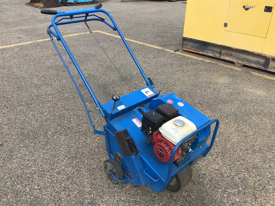 Unbranded Lawn Corer Auction (00307046341) Grays Australia
