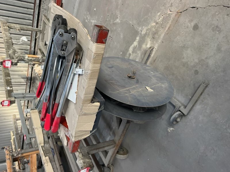 Strapping Wheel with 6 Crimping Toolset Auction (0005-3026461) | Grays ...