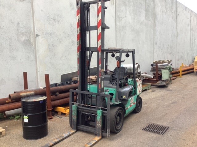 Milling & Metalworking Machines with Forklift & Spares