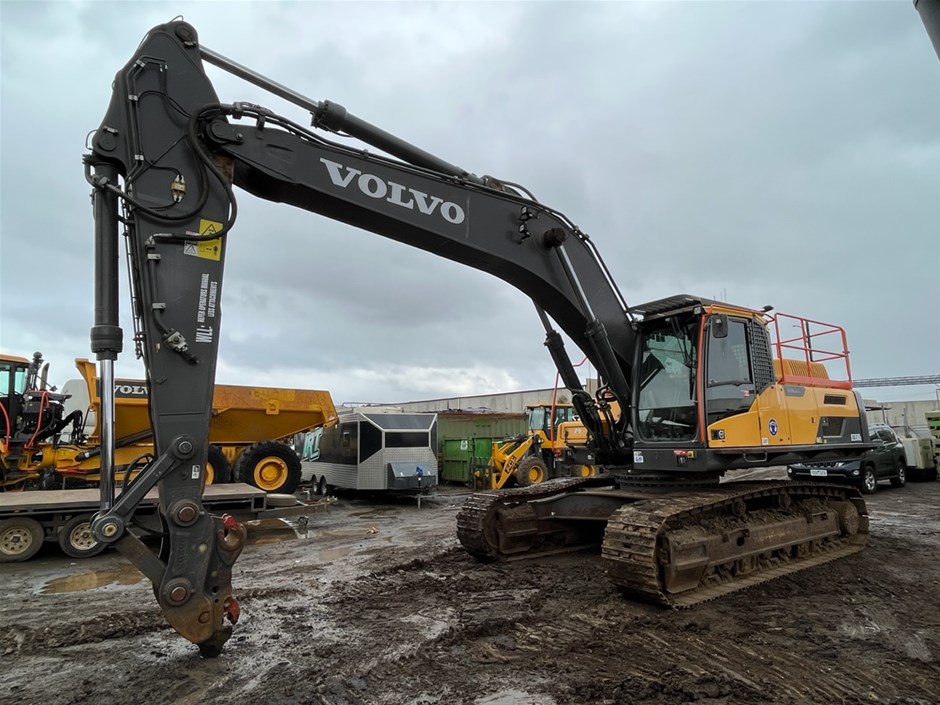 Volvo EC350DL, EC220DL, and ECR145CL Hydraulic Excavators