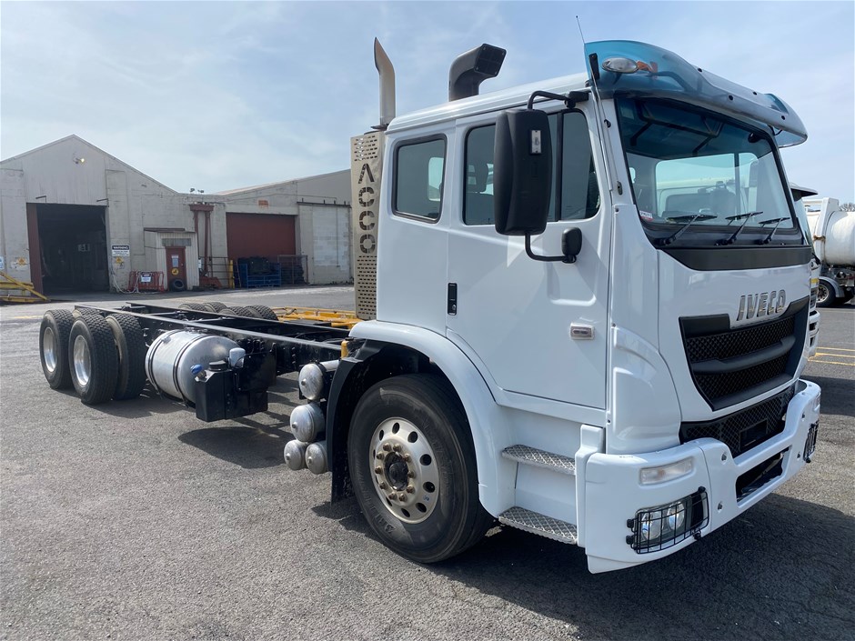 2016 Iveco Acco 2350 6 x 4 Cab Chassis Truck Auction (0003-8017861 ...