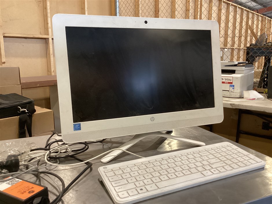 HewlettPackard TPCQ02820 All In One Personal Computer Auction (0129