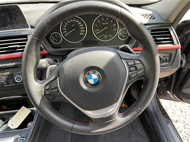 BMW 3er F30 Change key battery tutorial 