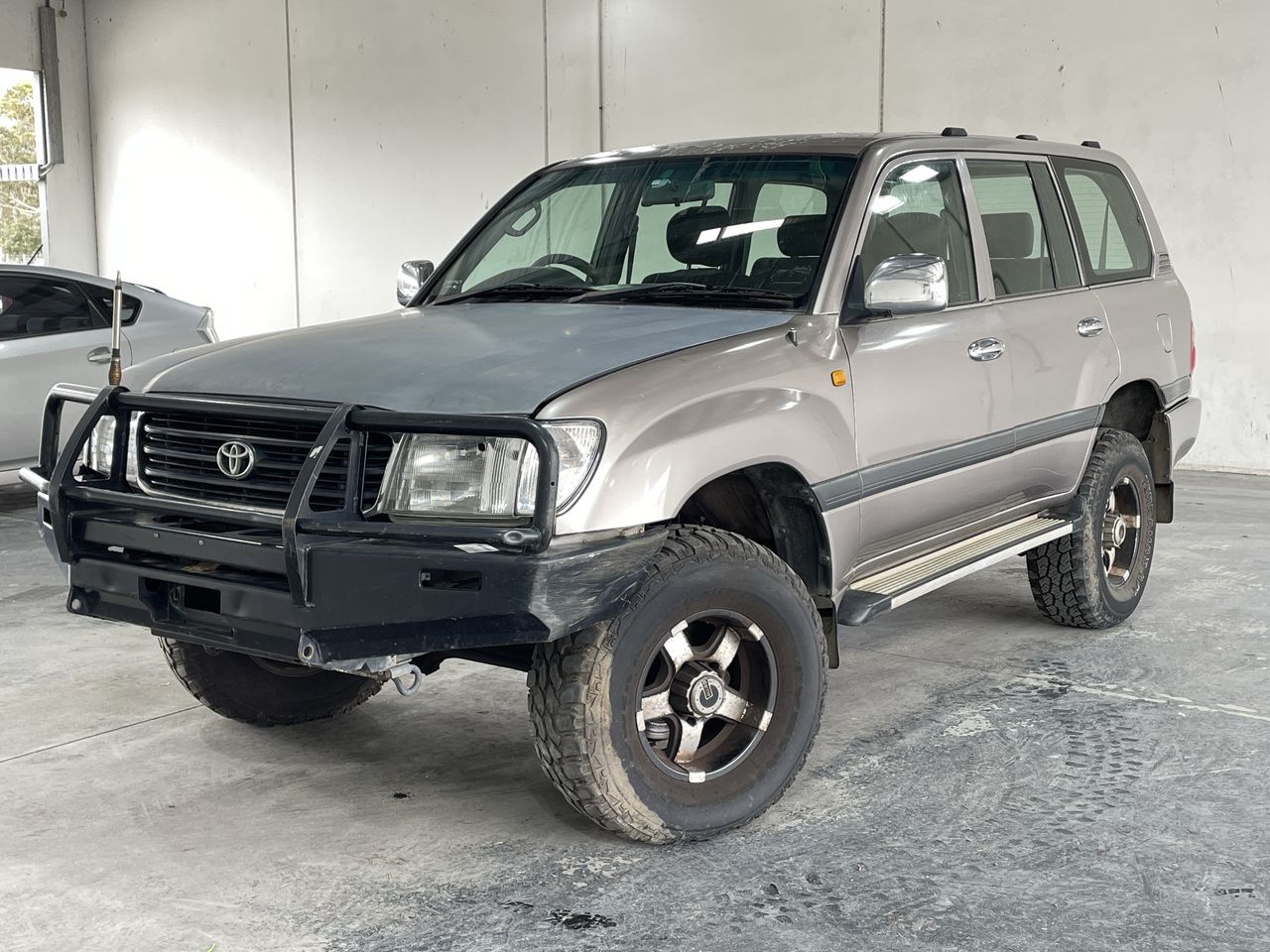 2001 Toyota Landcruiser GXL (4x4) FZJ105R Automatic Wagon Auction (0001 ...