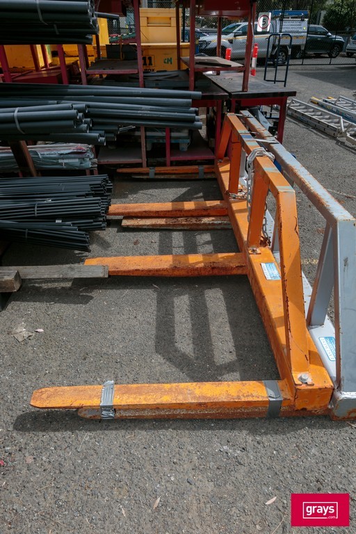 East West FFS300L Forklift Spreader Attachment with Load Guard Auction ...