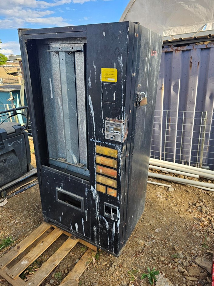 Drink Vending Machine Auction (00017047650) Grays Australia