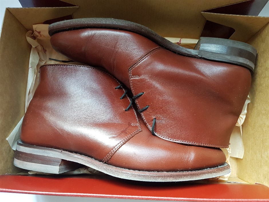 Leading Brand Name Men's Running Shoes and Boots Clearance