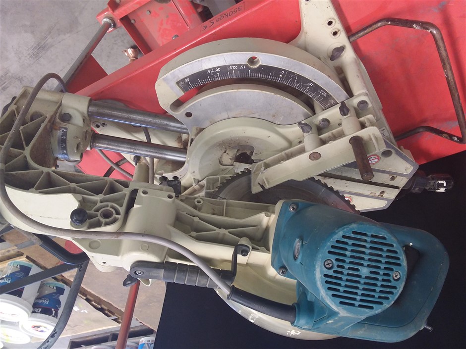 1x Makita LS1214 Mitre Saw Auction (0020-3027414) | Grays Australia
