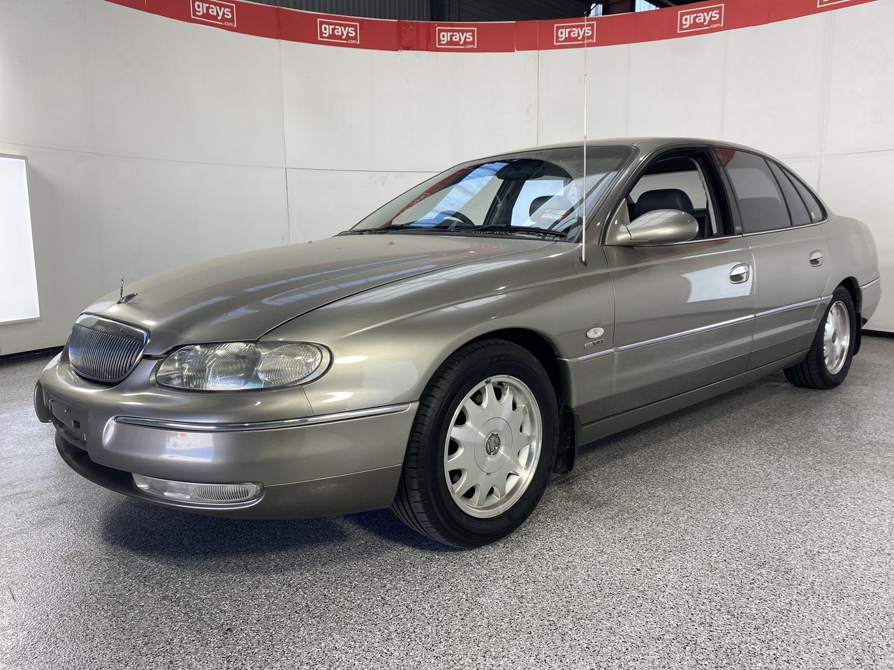 2000 Holden Caprice V8 Automatic Sedan Auction (0001-60012338) | Grays ...