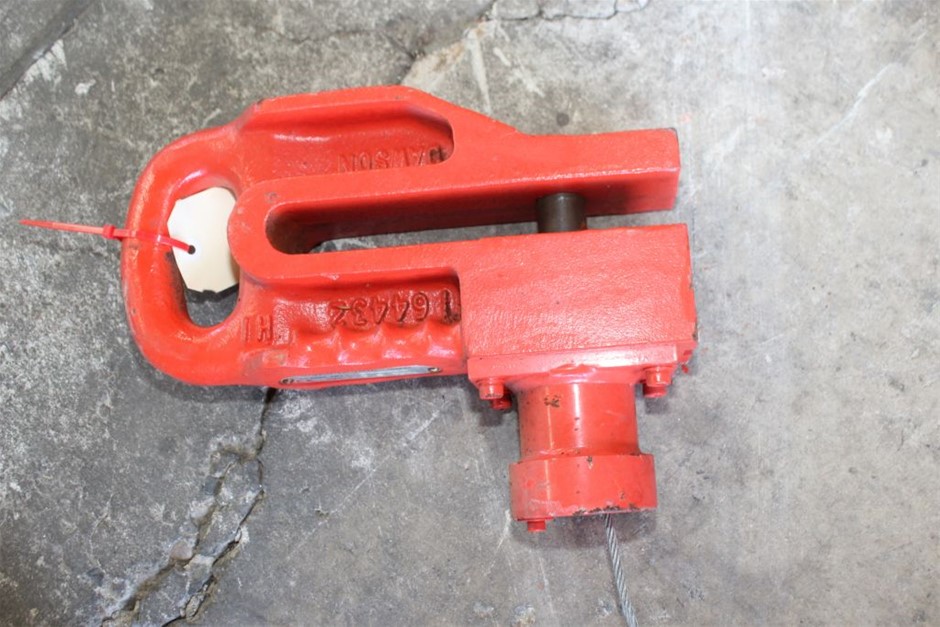 DCPUK Remote Ground Lifting Shackle Auction (00285054580) Grays