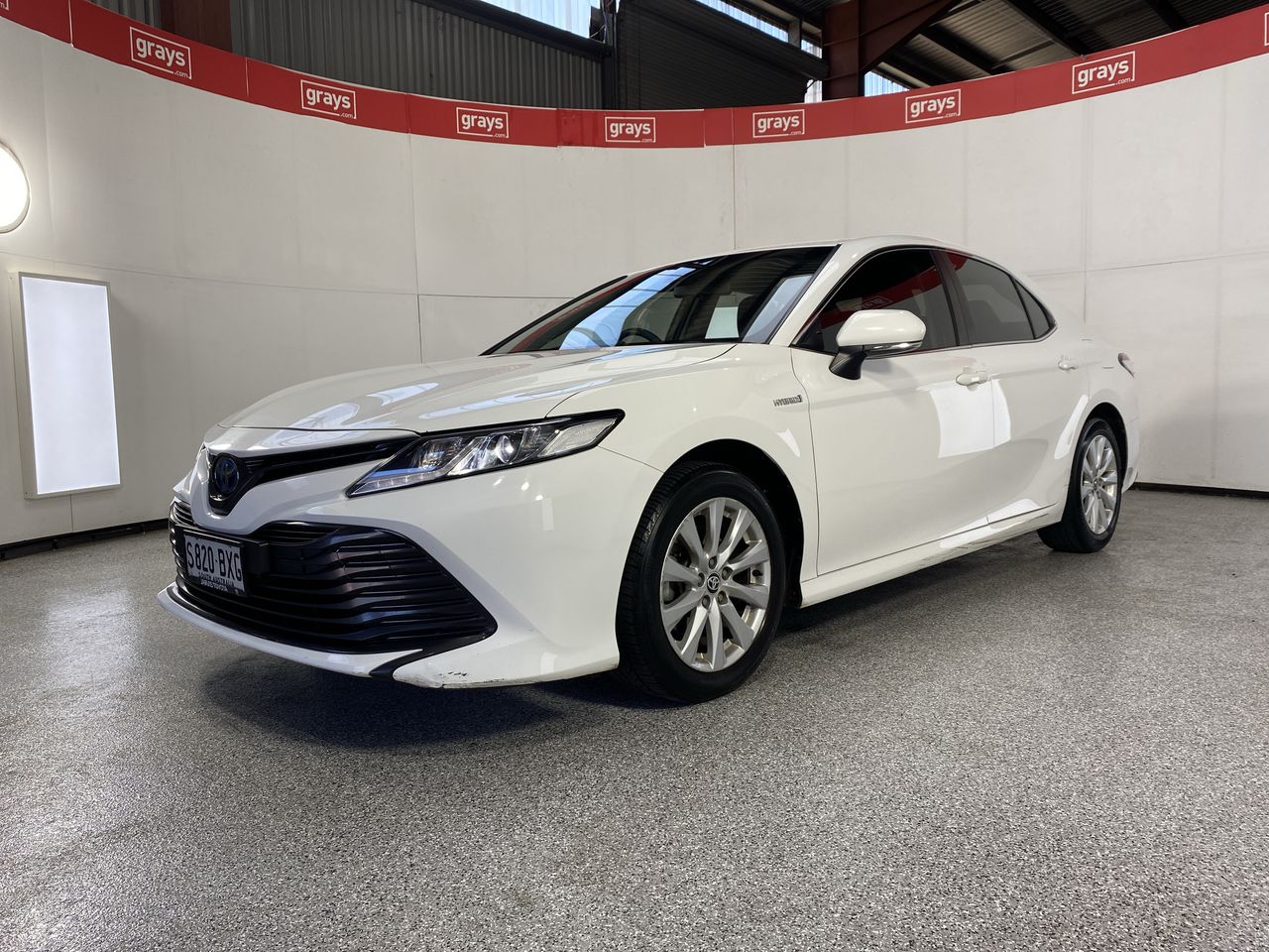 2018 Toyota Camry ASCENT HYBRID AXVH71R CVT Sedan