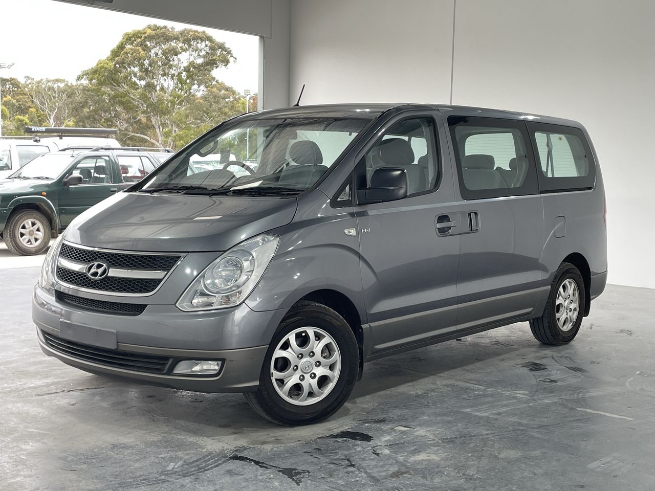 2009 Hyundai iMAX TQ Automatic 8 Seats People Mover Auction (0001 ...