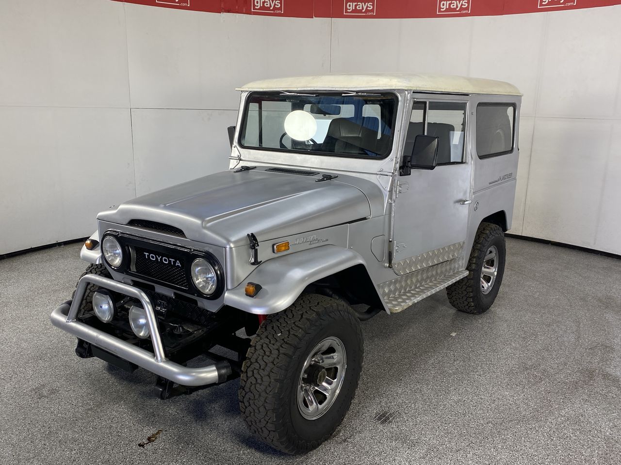 1969 Toyota FJ-40 Manual Wagon