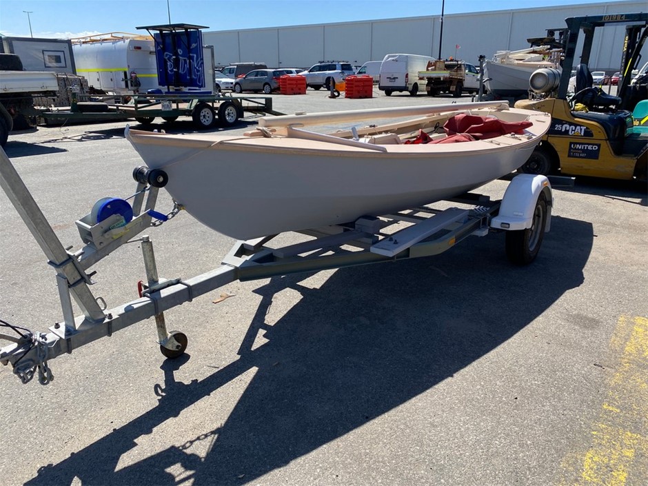 SAIL BOAT - NO RESERVE 