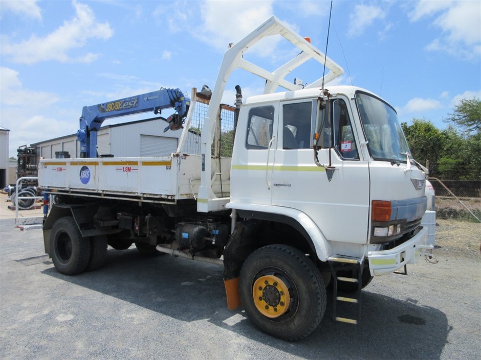 Hino & Isuzu Crane Trucks