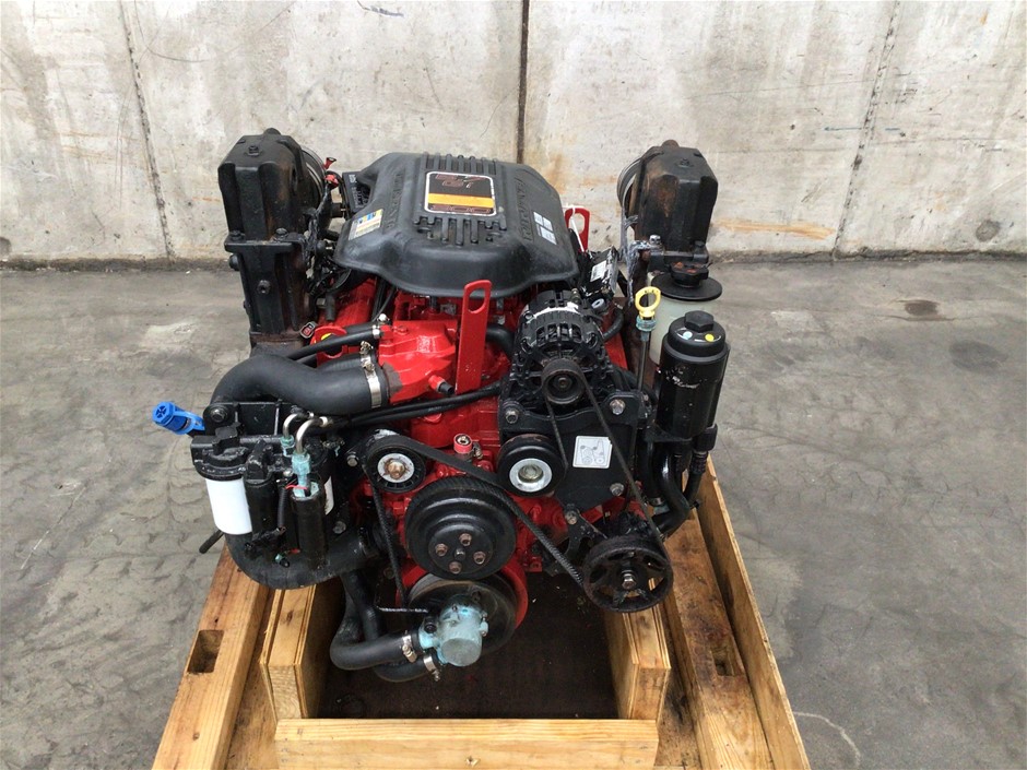 5.7 L Volvo Penta V8 Boat Engine