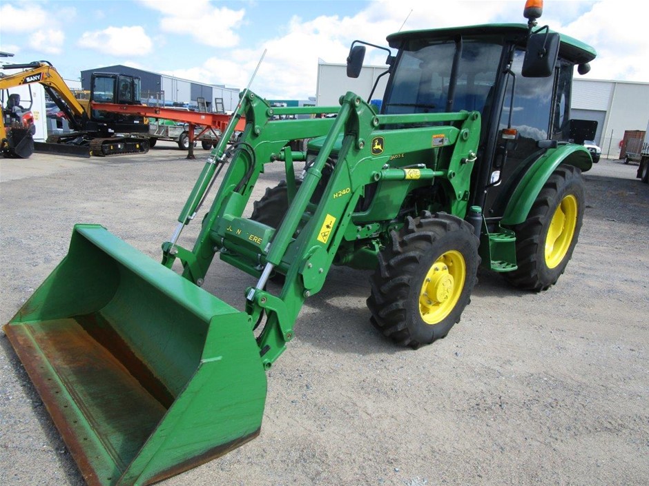 2022 John Deere 5055E Tractor w/ Front End Loader