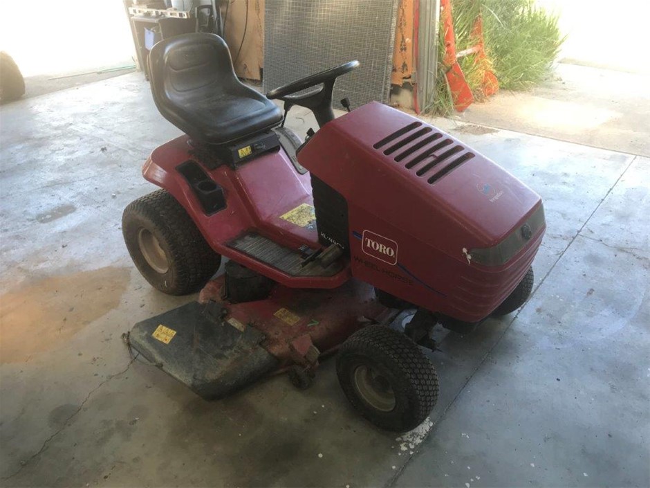 1x Toro Ride on Mower Auction (00073027600) Grays Australia