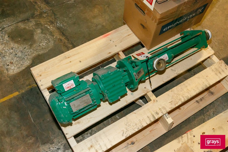 SEW Eurodrive RF27 DRS71M4 Vertical Electric Motor and Pump Assembly