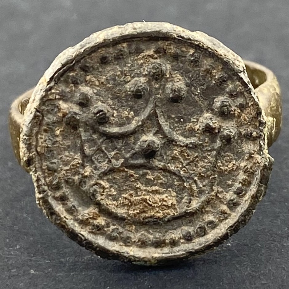 CIRCA. 1ST CENTURY A.D. BRONZE RING ATTRIBUTED TO THE ROMAN EMPIRE