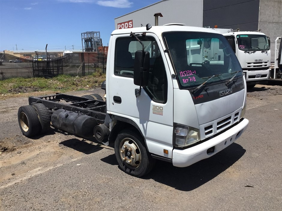 2007 Isuzu  NPR 300 4 x 2 Cab Chassis Truck - No Reserve