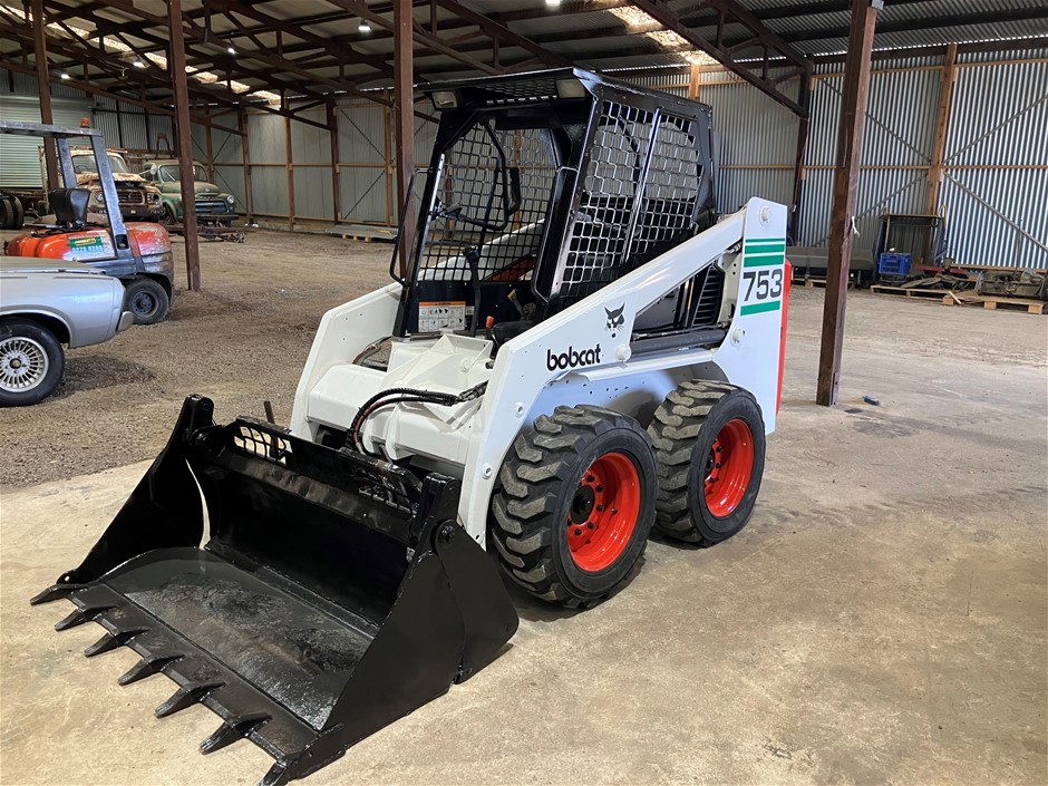 Bobcat Skidsteer Loader, Water Truck, Tray Truck, Hay Baler