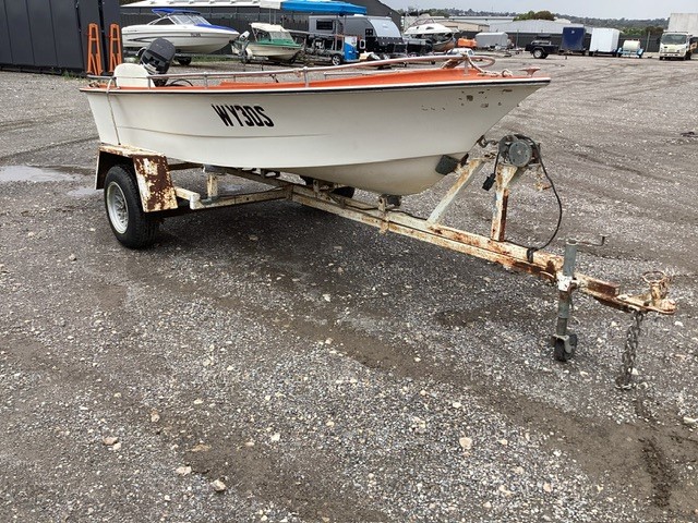 4M FIBERGLASS OPEN RUNABOUT- NO RESERVE Auction (0001-60016327) | Grays ...