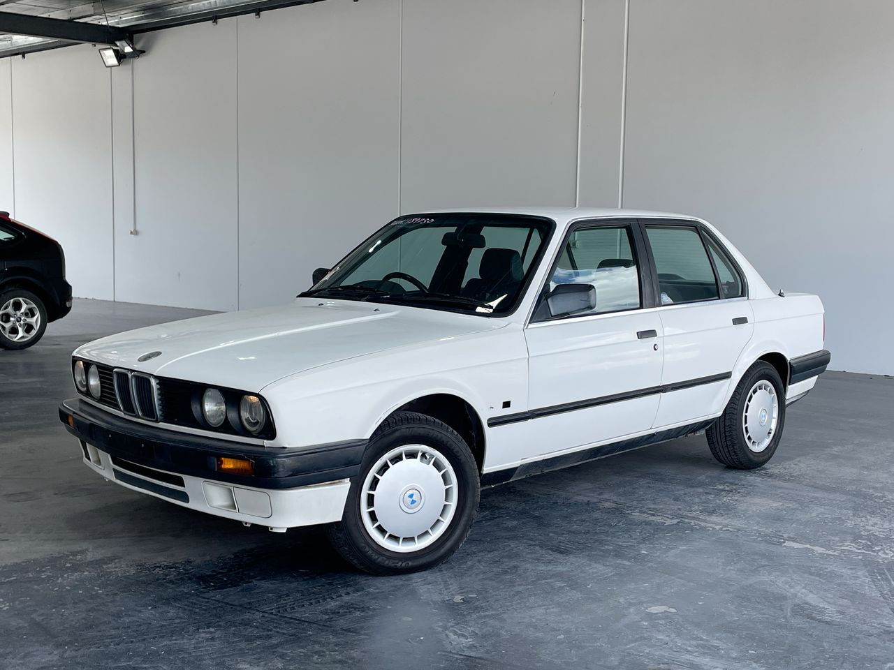 1990 Bmw 318i Automatic Sedan Auction (0001-21017003) | Grays Australia