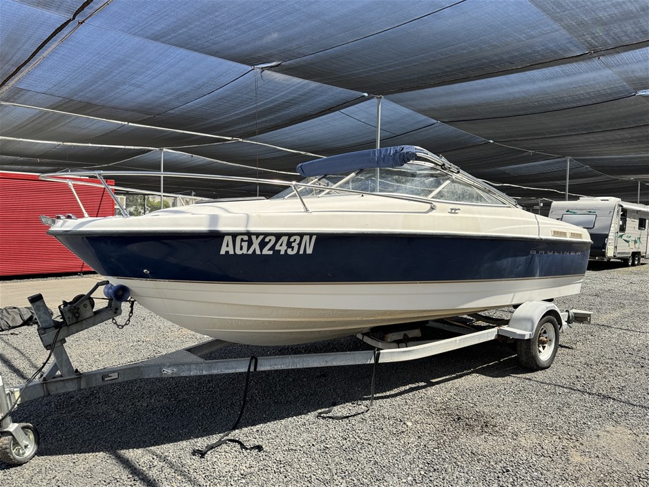 2003 BAYLINER 2152 CAPRI CUDDY CABIN