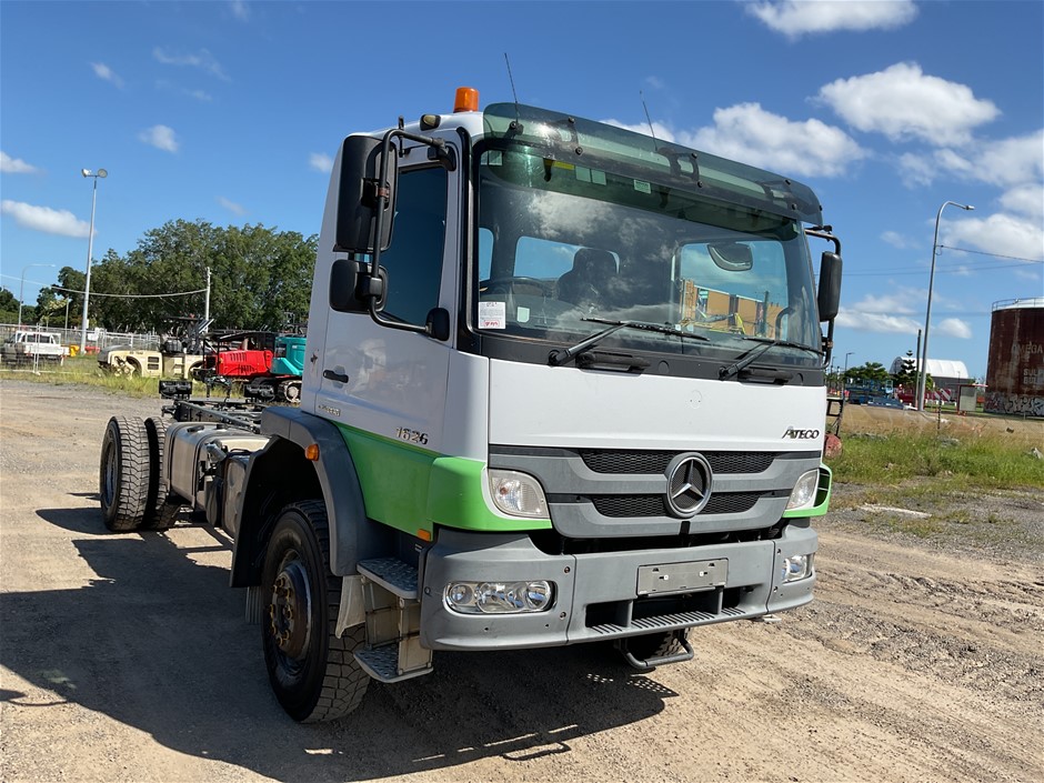 2013 Mercedes Benz ATEGO 4 x 4 Cab Chassis Truck