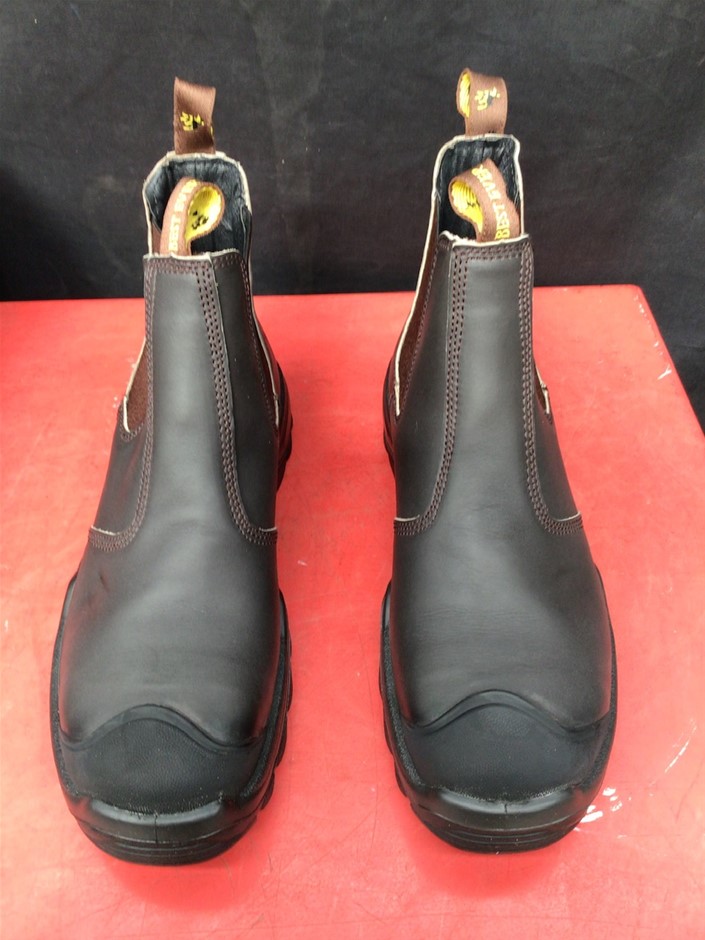 No Reserve Work Wear Liquidation Sale