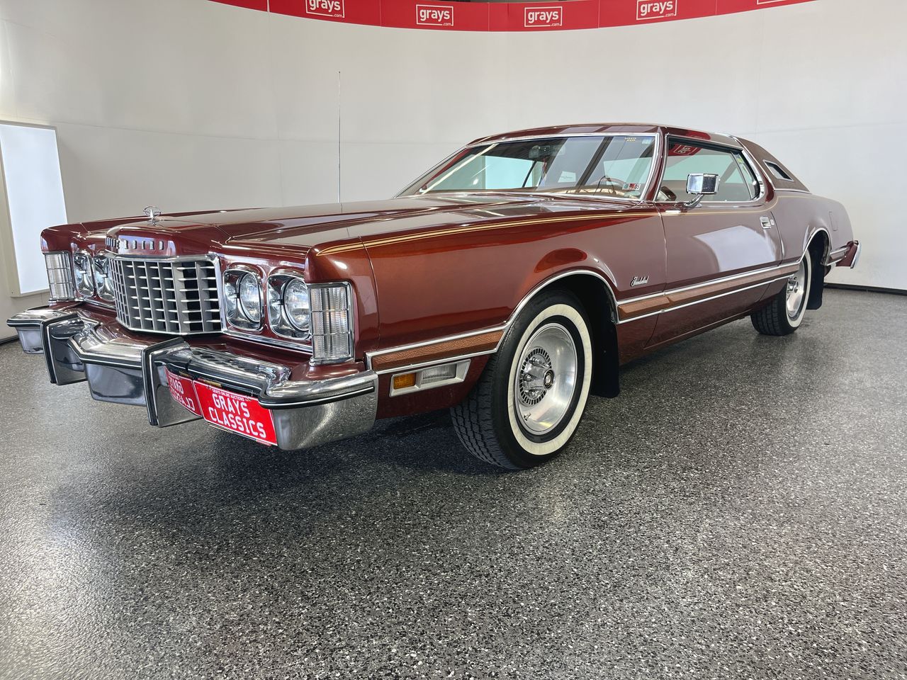 1975 Ford Thunderbird Automatic Sedan