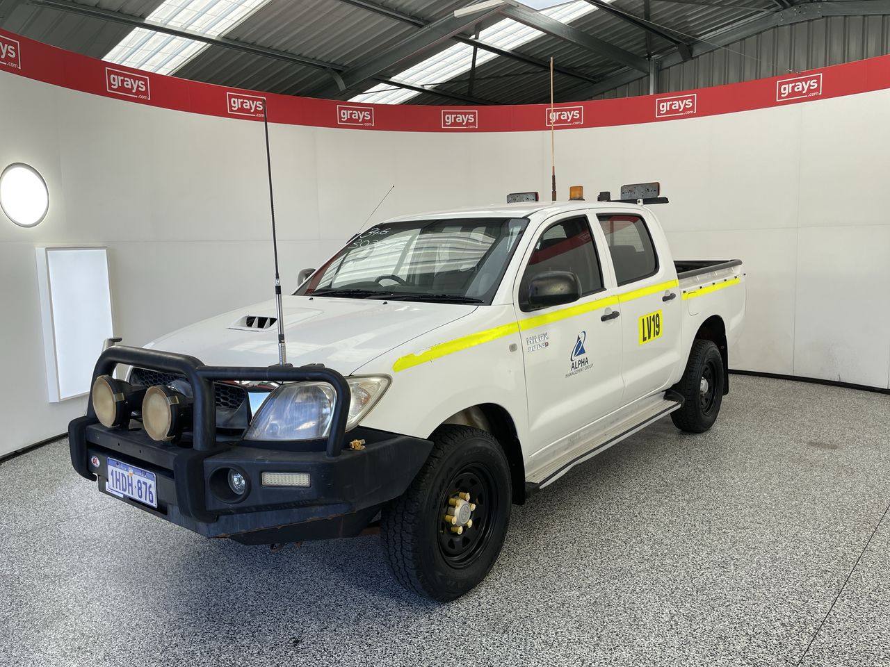 2011 Toyota Hilux SR (4x4) KUN26R Turbo Diesel Manual Dual Cab Auction ...