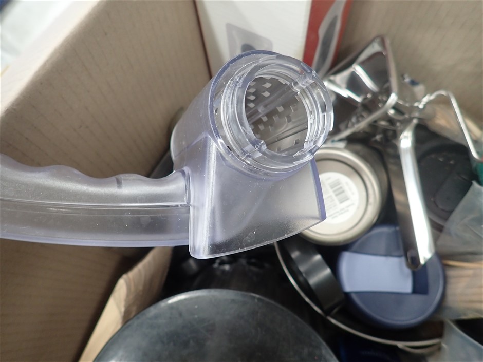 Caravan Cutlery and Crockery or Picnic Goods Auction (00219048800