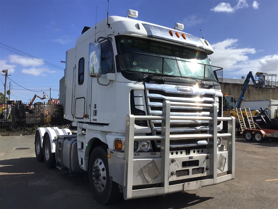 Trucks, Earthmoving, Attachments, Plant & Equipment