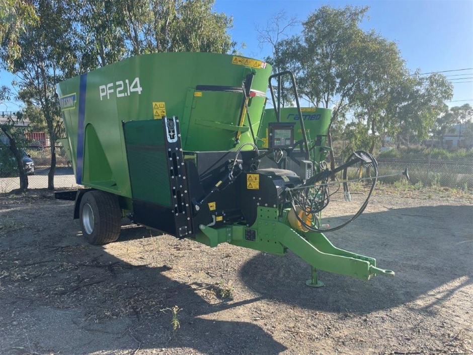 2021 & 2020 Faresin Trailed Mixer Wagons